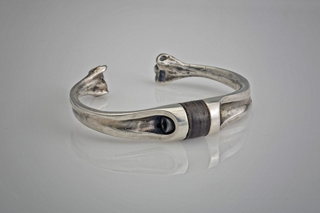 Bracelet, bone, mechanical, cast, silver, tribal, elegant