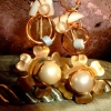 Gold w pearl flower earrings - E 007