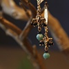 Gold & green drop earrings E 216