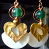 White shell & gold heart earrings -  E 82