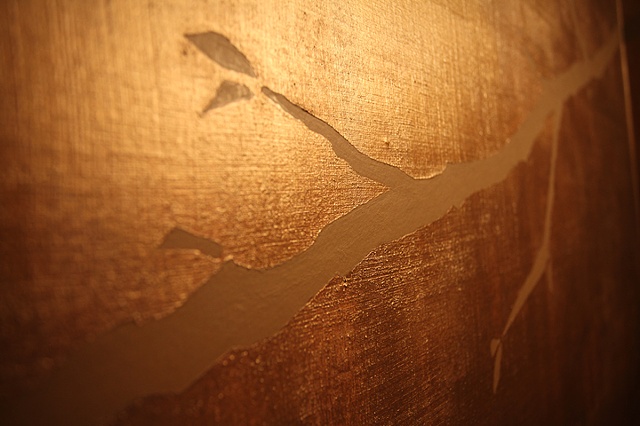 detail branch metallic finish