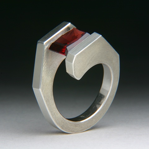 MARGOT TENSION SET GARNET