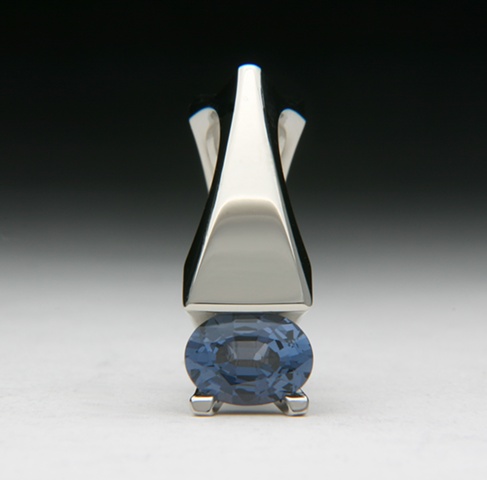 white,gold,spinel,color change