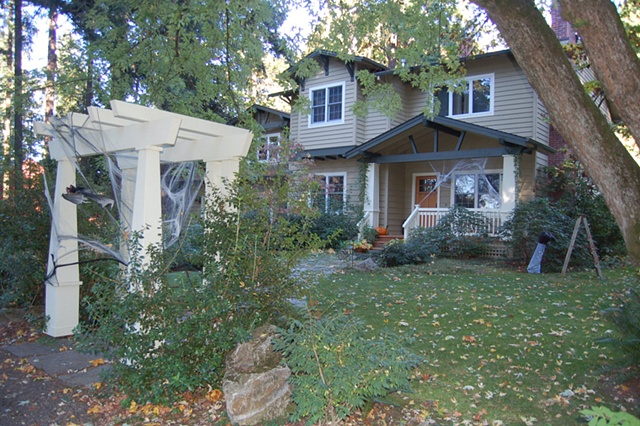Garden Home--Gate Structure 