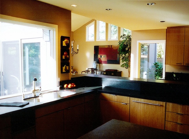 Cedar Hills--View into Dining