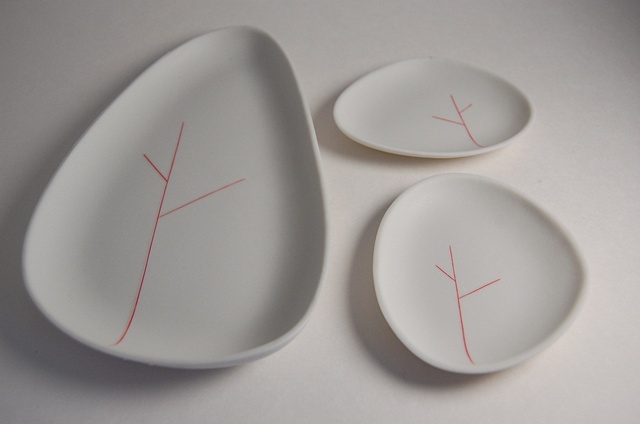 Red Tree Plate Set