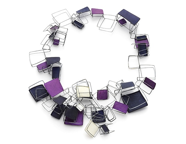 Fluttering Series II
containing Fluttering Series I Necklace + Fluttering Earrings I