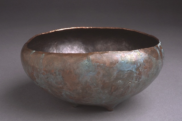 nub footed bowl