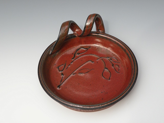 Brie Baker, cayenne with raised leaf design
