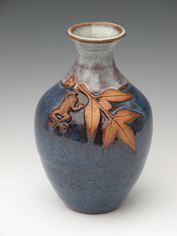 Leaf Vase with Little Frog