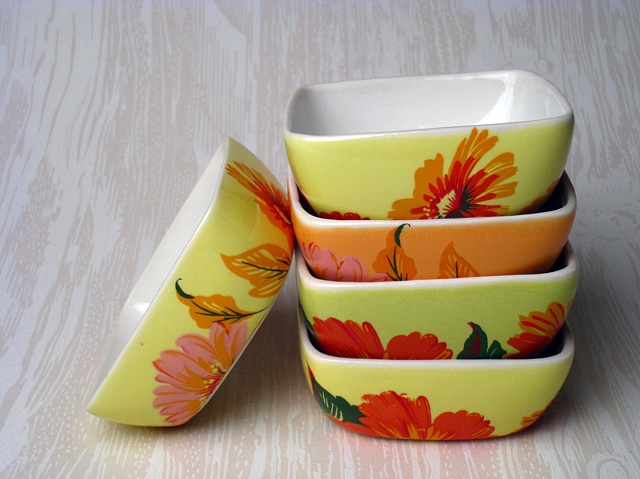 BERRY BOWLS