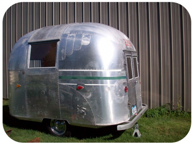 tiny circus pod