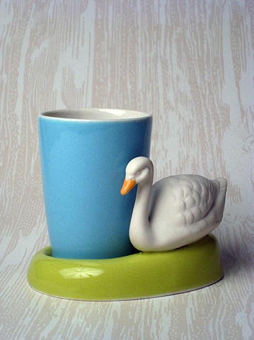 WHITE SWAN BLUE CUP
