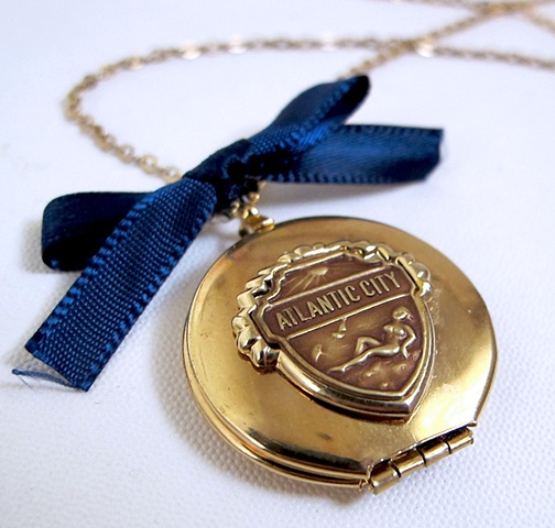 Souvenir Locket (Atlantic City)