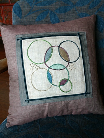 Circle cushion