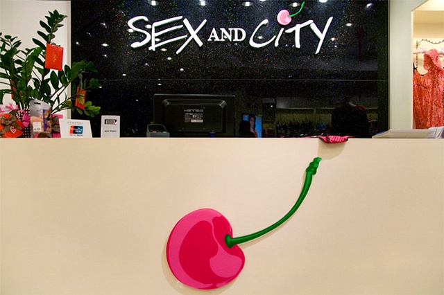 Sex and City
(Grandview Mall, Guangzhou)