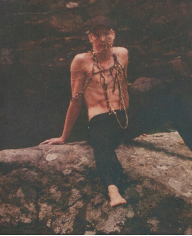 Brown hat with gold chains