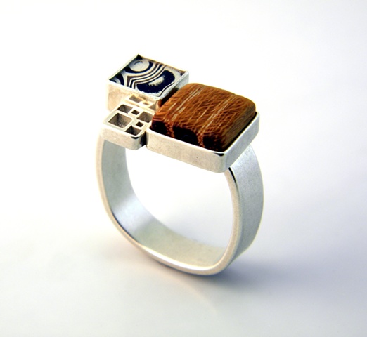 Square Cluster Ring