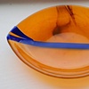 B&aring;tform fat, oransje og bl&aring;tt