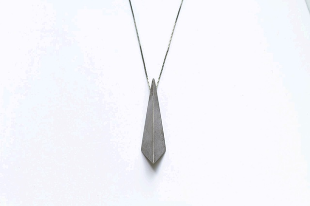 steel kite pendant