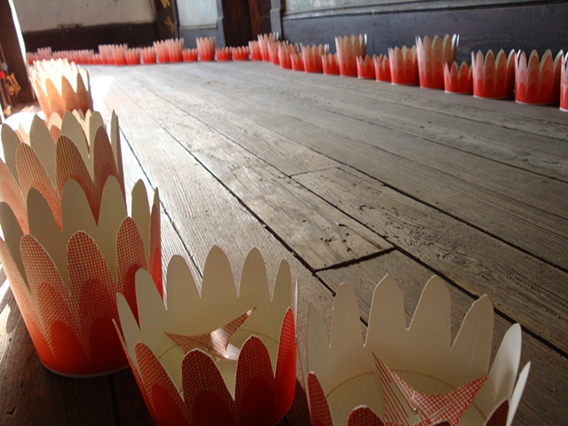 garden residue (walkway-o-cups)