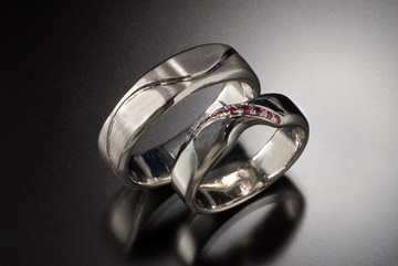rubies, commitment, jewelry, white gold, wedding bands, mobious, mobius wedding ring, mobius ruby, wedding mobius, white gold mobius