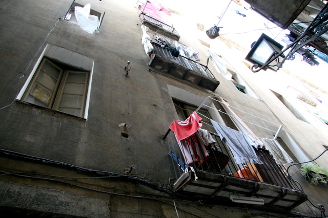 Barcelona Clothesline