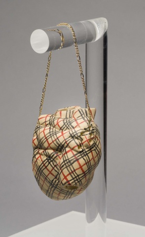 Burberry Heart, detail