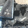 ELEGANT BLACK - yoke close-up