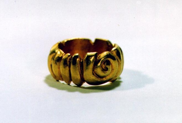 Large H2O Ring