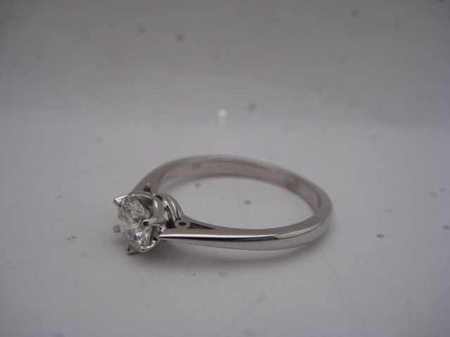 6Claw Engagement Ring