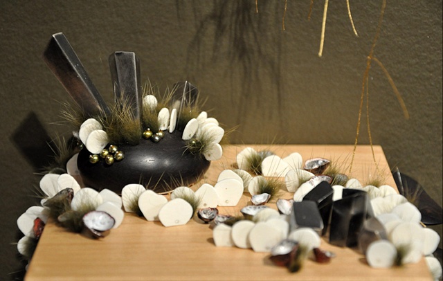 Wanderlux 
Mineral Brooch with Pearls 

