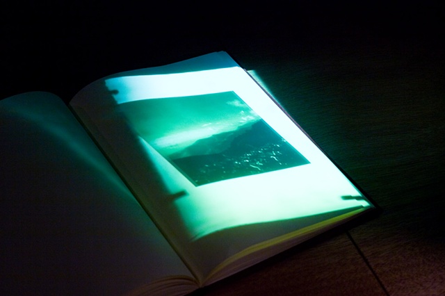 READING GESTURES, 2007