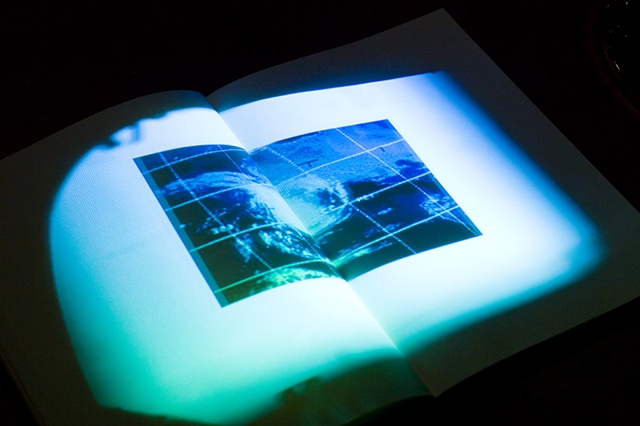 READING GESTURES, 2007