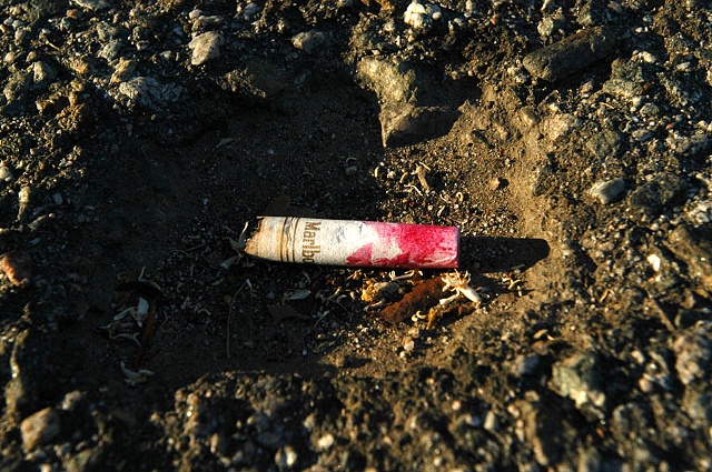 Lipstick cigarette