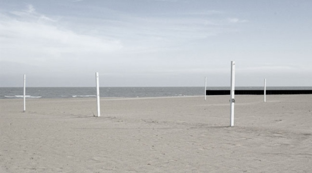 white posts 4