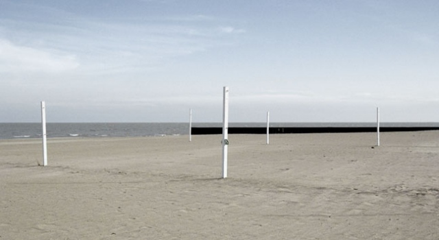 white posts 3