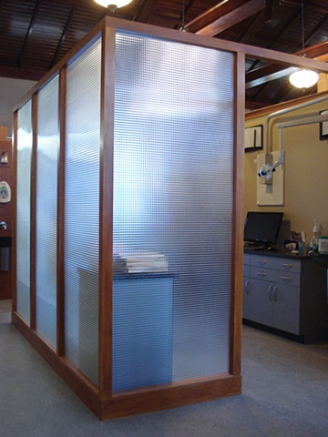 Dental clinic partition wall. Fir and glass














Design: David Dobbie