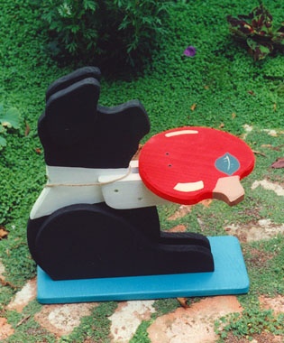 Pig with apple