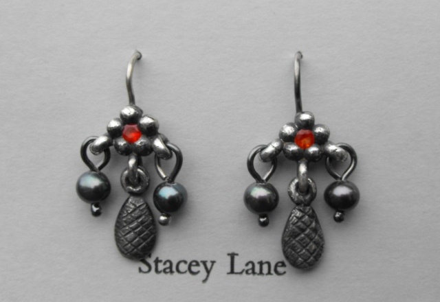 Beaver Tail Trembling Earrings