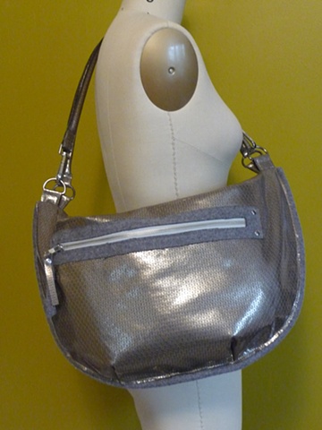 Berlin Bag: When you need to travel and still wanna look HOT!