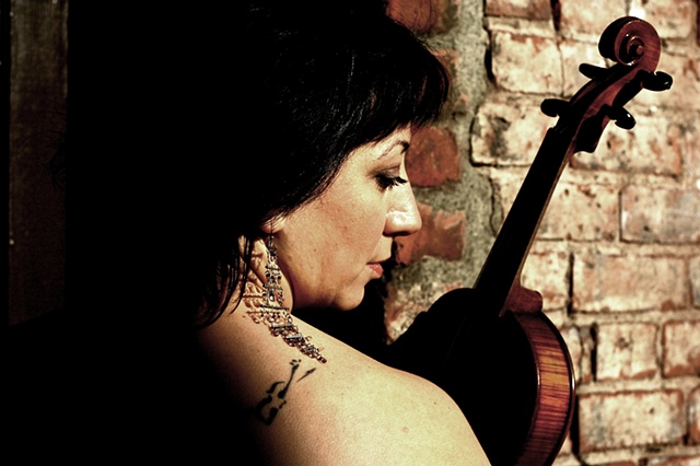 muge buyukcelen - violinist