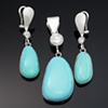 pendant and earrings in patinum