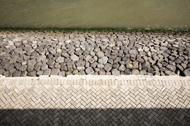 

Riverbank

Rotterdam