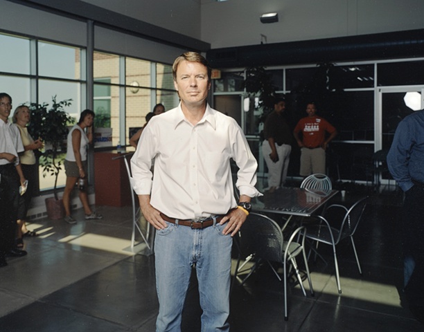 Senator John Edwards after a fundraising reception for Iowa Senator Jeff Danielson and Representative Bob Kressing, Team Technologies, Cedar Falls, Iowa.  July 25, 2007.  Suspended his campaign January 30, 2008