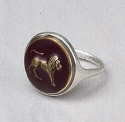 Vintage lion button ring