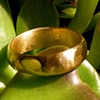 18k yellow gold hammered wedding band