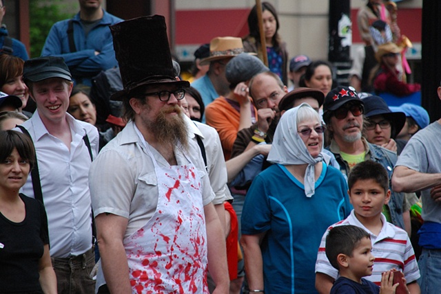 Battle of the Halsted St. Viaduct in Vice Magazine