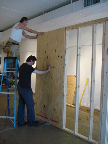 Building new walls in the gallery