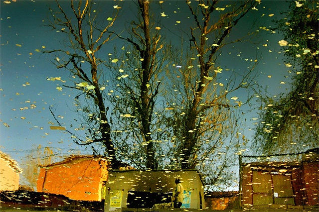 Han Bing, "Urban Amber Series: Dionysus Bridge Garbage Station"